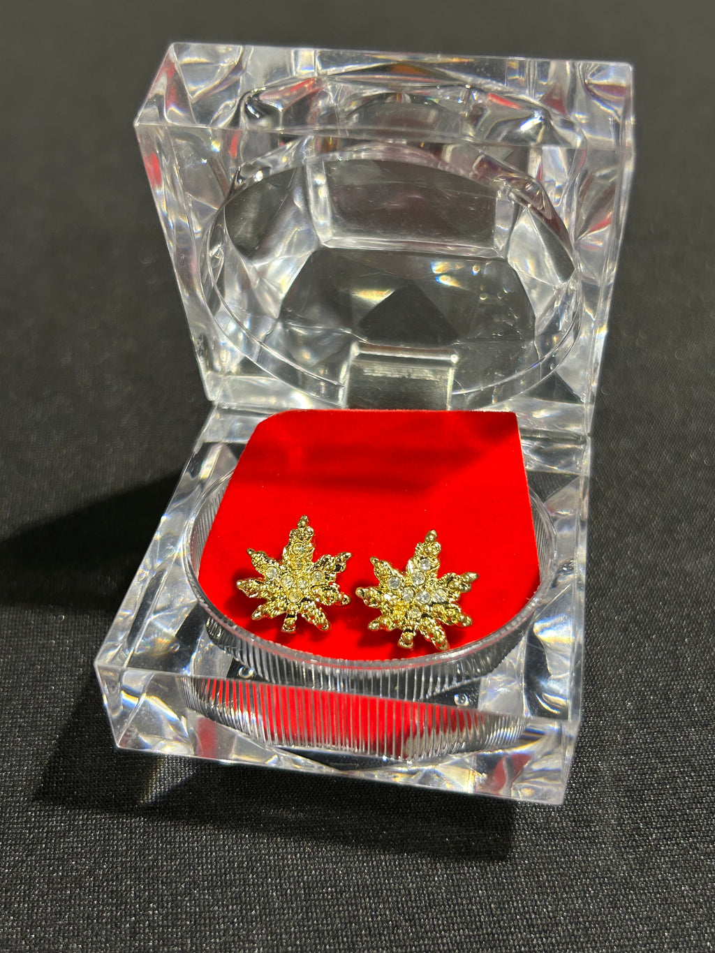 Weed gold earrings