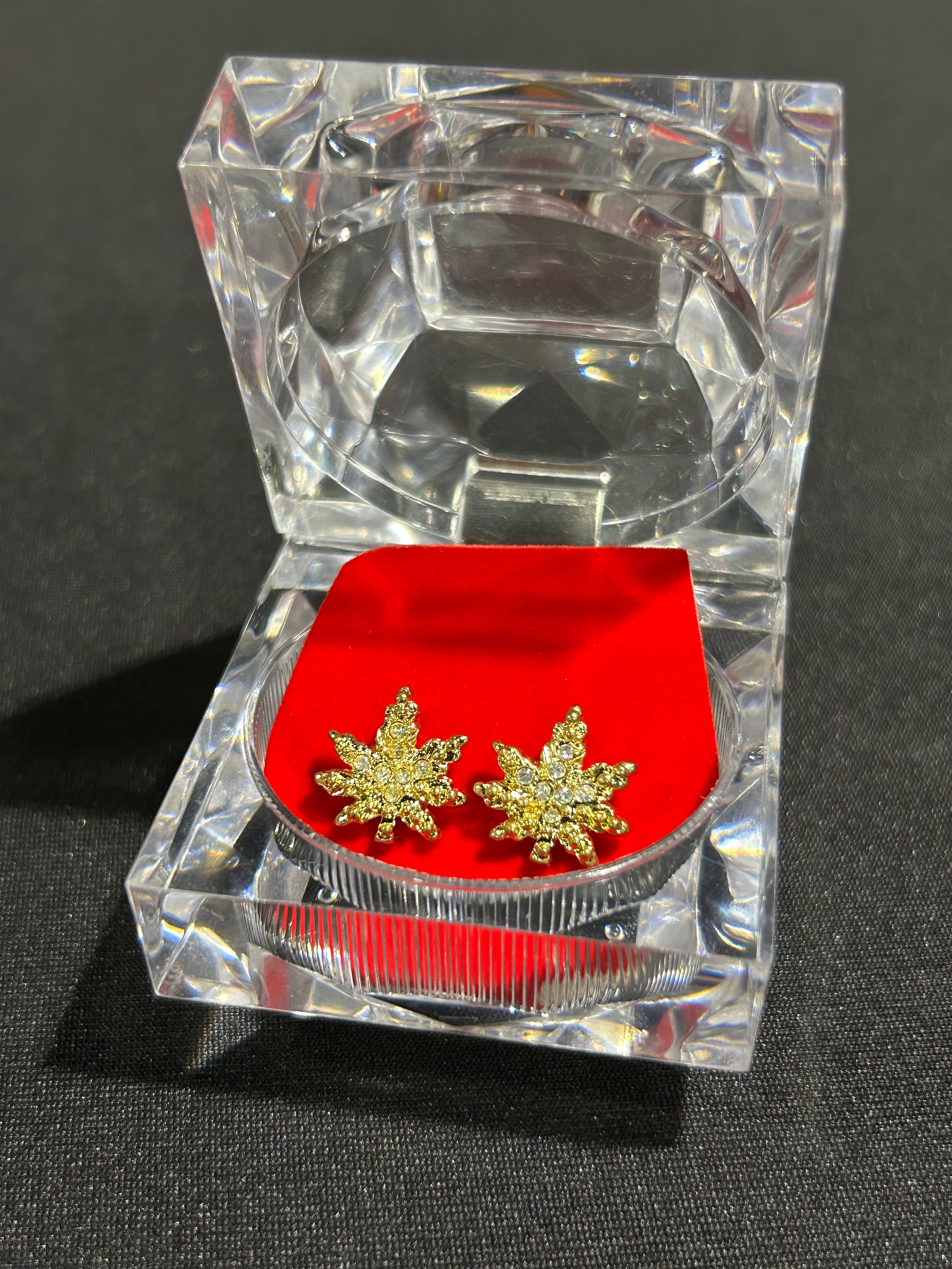 Weed gold earrings