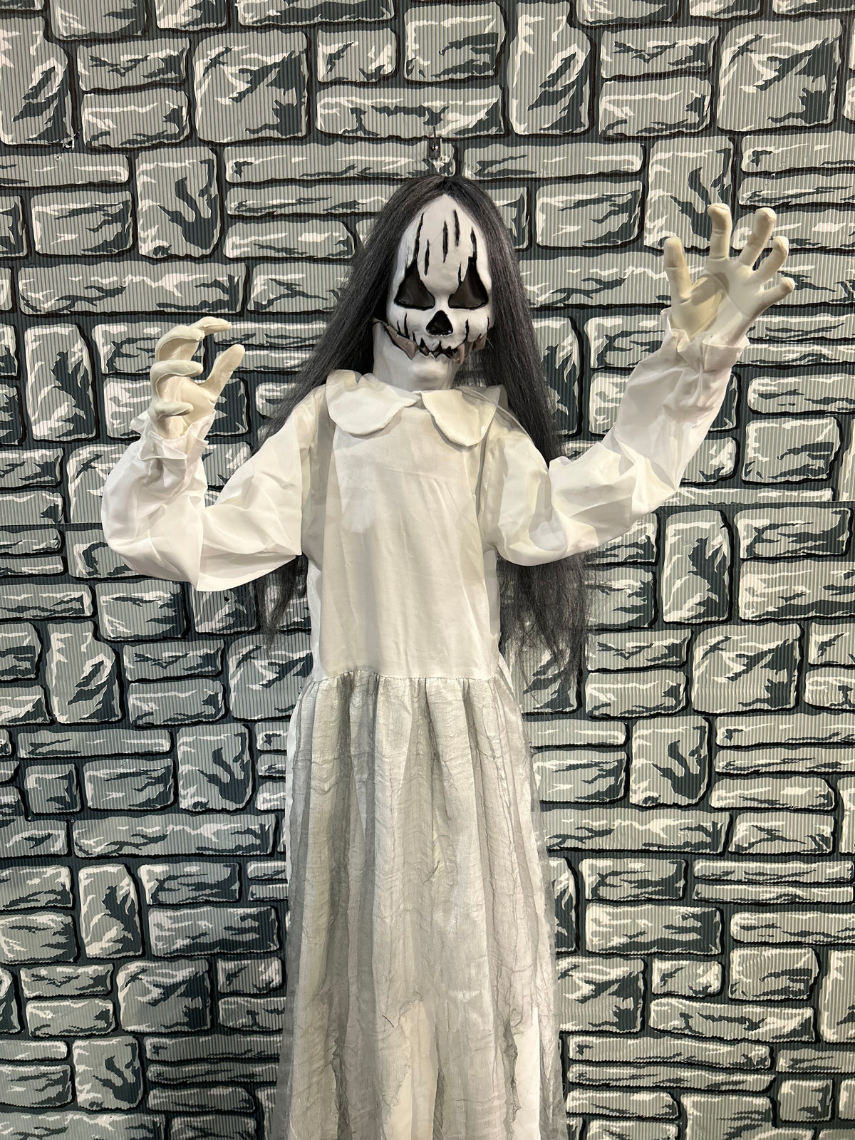 5.5 ft Standing Pop Up Creepy Lady