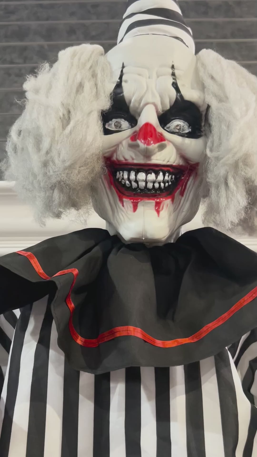 8.2ft Animated Standing Clown